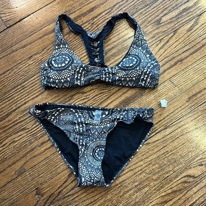 Lace patterned bikini